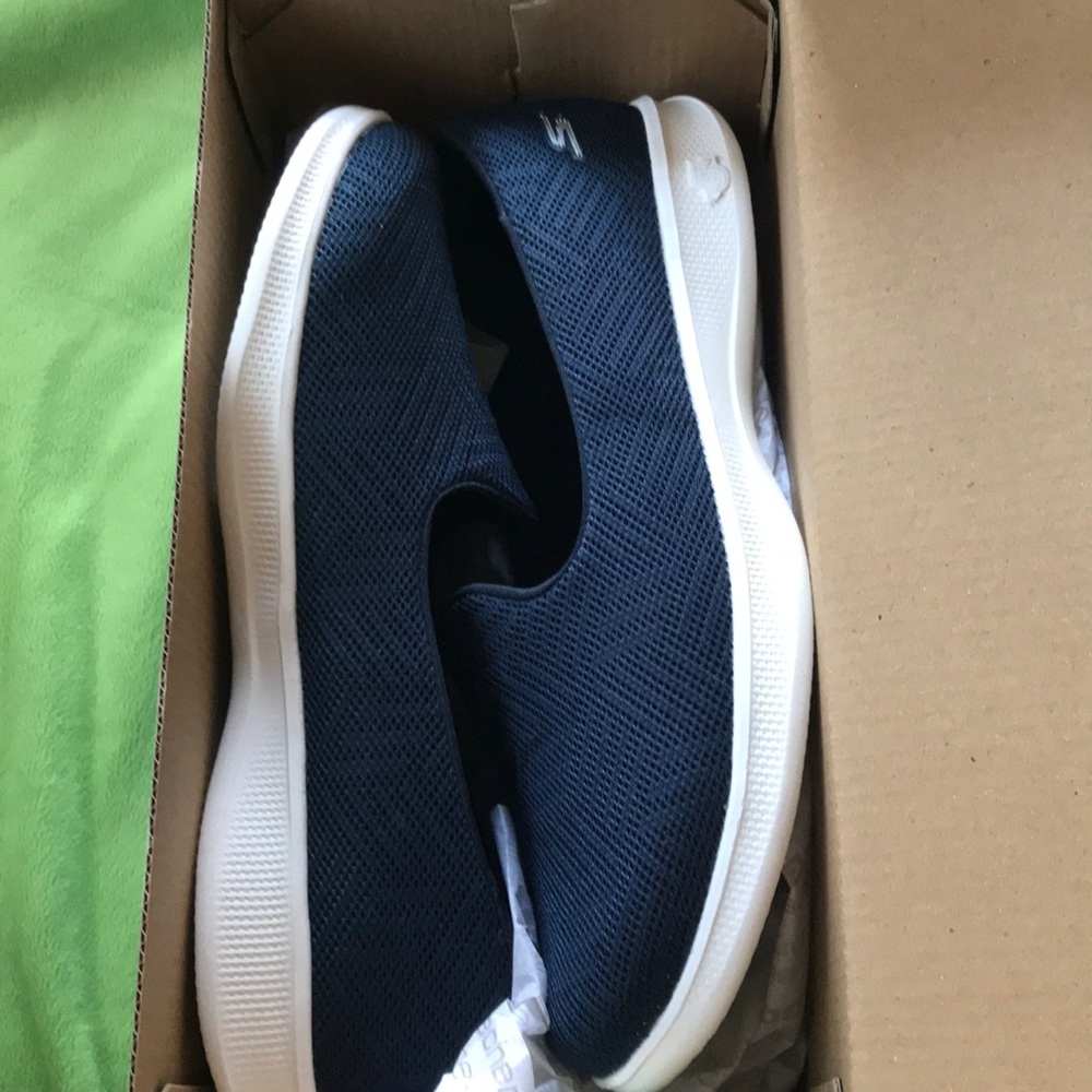 Skechers